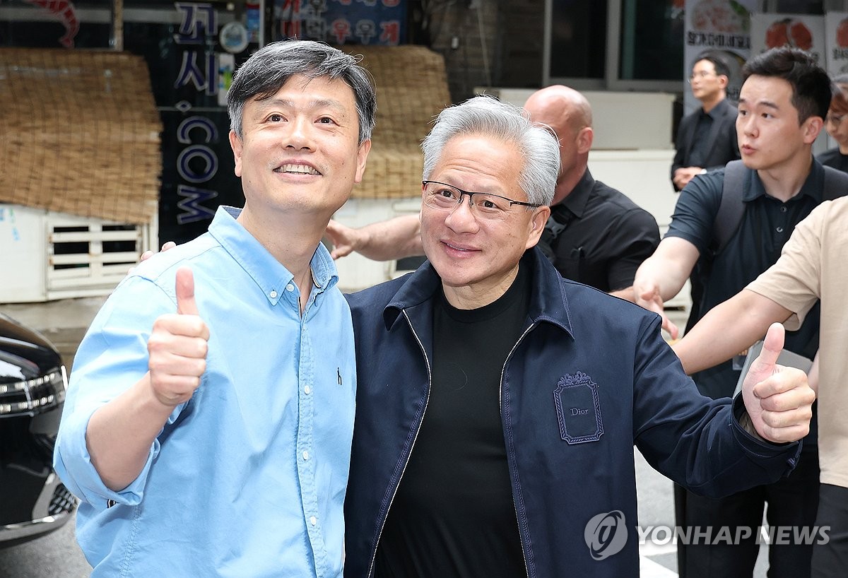 엄지척! 하는 크래프톤 장병규와 젠슨 황